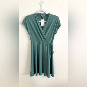 NWT H&M green dress with ties